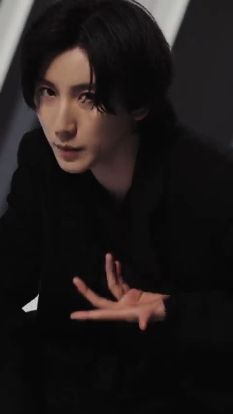 -------------------------- SixTONES「CREAK」 発売まであと5日🚪🗝 -------------------------- 初回盤Aには 各メンバーのソロムービーを収録✨ #京本大我 verをチラ見せ👀 💿2023.08.30 Release #SixTONES_CREAK
