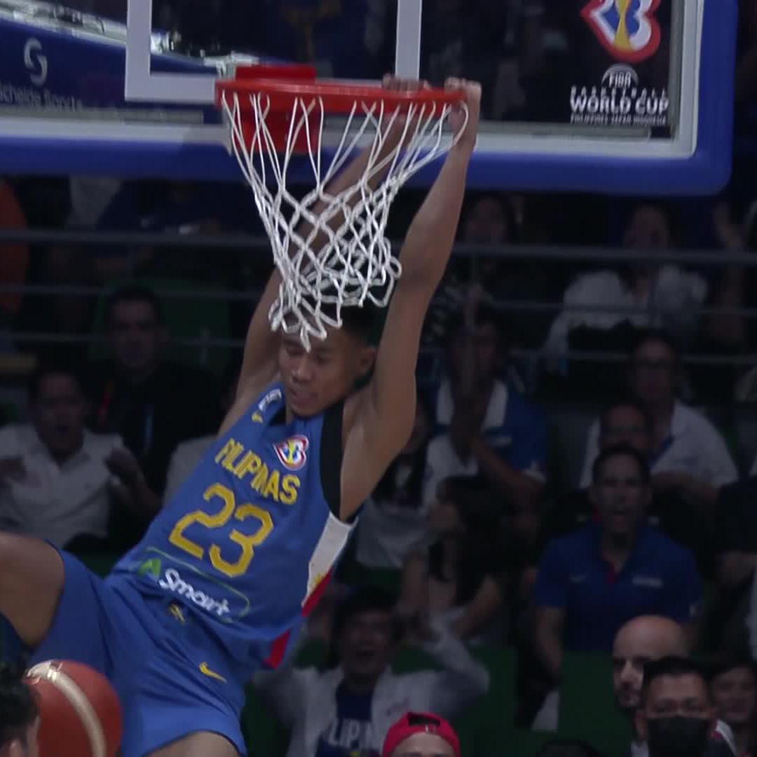 Jordan Clarkson and Rhenz Abando out here making something out of nothing 🤝 #FIBAWC x #WinForPilipinas 🇵🇭