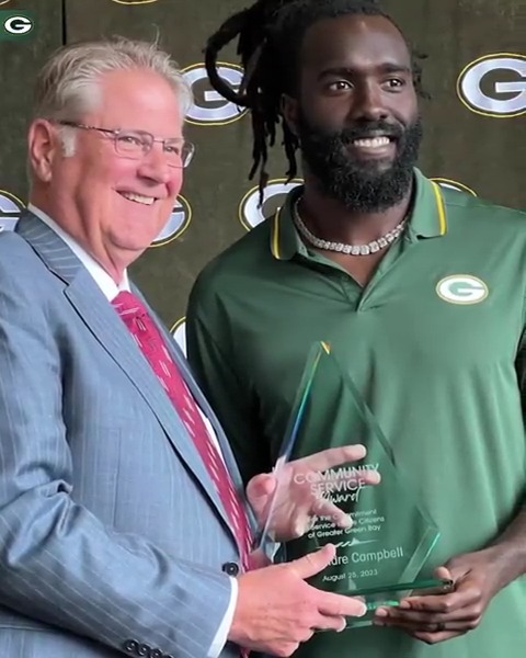 Watch as De'Vondre Campbell receives the Community Service Award at the Welcome Back Packers Luncheon. 🏆 Congratulations, De'Vondre Campbell 👏 #PackersGiveBack | #GoPackGo