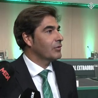 🗣🎙👇 Ángel Haro: "El pequeño y mediano accionista está con el consejo de administración y respalda la gestión que está llevando a cabo".