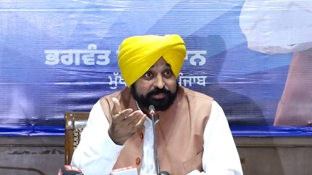ਸੱਤਾ ਦੀ ਤਾਕਤ ਦੀ ਭੁੱਖ…ਹੁਕਮ ਦੇਣ ਦੀ ਭੁੱਖ ਰਹਿੰਦੀ ਹੈ ਗਵਰਨਰ ਸਾਬ੍ਹ ਨੂੰ…ਸਾਡੇ ਲਏ ਹੋਏ ਲੋਕ ਪੱਖੀ ਫੈਸਲੇ ‘ਤੇ ਕਿੰਤੂ ਪਰੰਤੂ ਕਰਨਾ ਹੀ ਹੁੰਦਾ ਹੈ..ਜੇ ਸੱਤਾ ‘ਚ ਹੀ ਆਉਣਾ ਤਾਂ ਬੀਜੇਪੀ ਵੱਲੋਂ ਰਾਜਸਥਾਨ ‘ਚ ਚੋਣਾਂ ਲੜੋ ਤੇ ਮੁੱਖ ਮੰਤਰੀ ਦਾ ਚਿਹਰਾ ਬਣਕੇ ਪਾਵਰ ਲੈ ਲਓ..