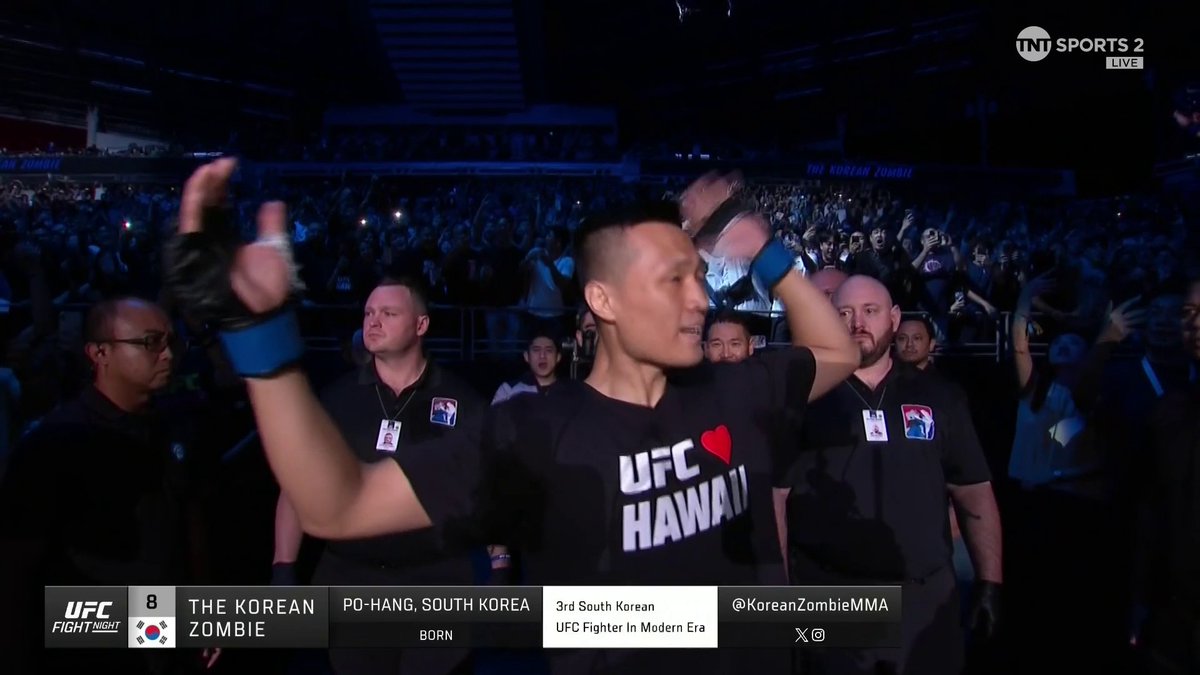 ZOMBIE. ZOMBIE. ZOMBIE 🎶 The Korean Zombie has the crowd singing along ✨ Watch #UFCSingapore live on TNT Sports and Discovery+