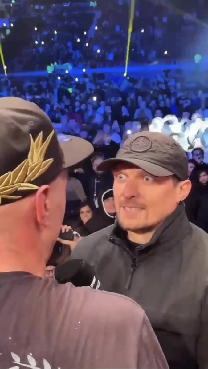 Oleksandr Usyk just silently stared back while Tyson Fury hurled insults at him in their face-to-face clash… [🎥 Oleksandr Usyk]