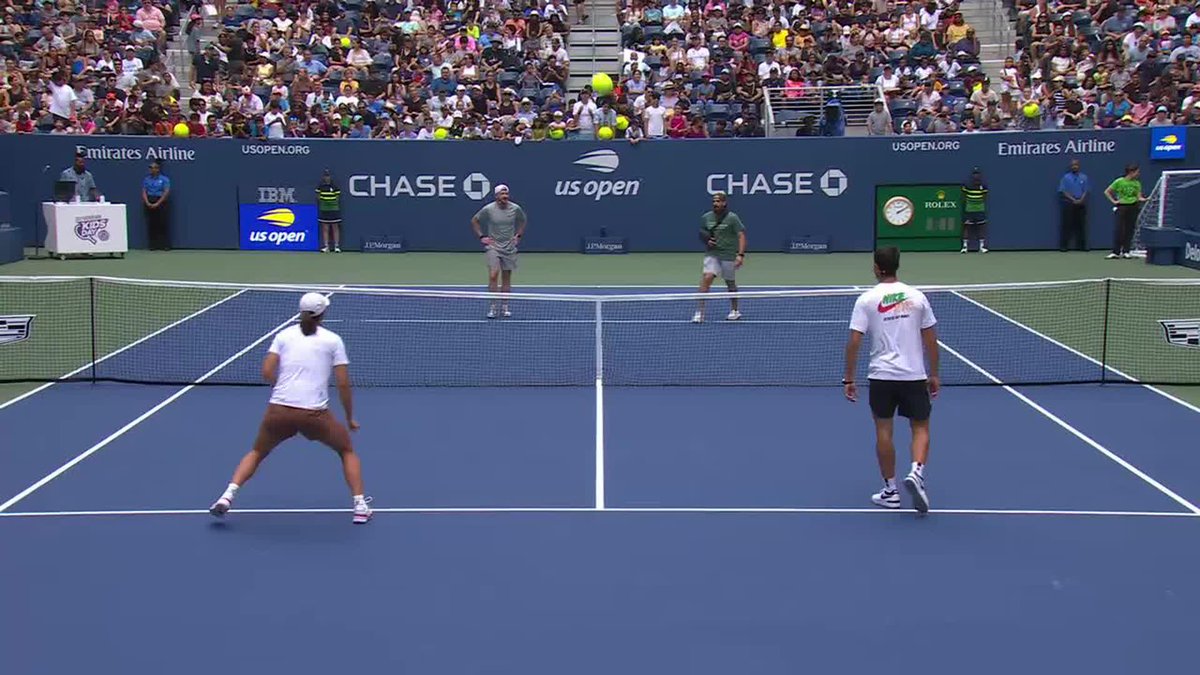 We know Iga Świątek and Carlos Alcaraz can play tennis. But these soccer skills are 🔥