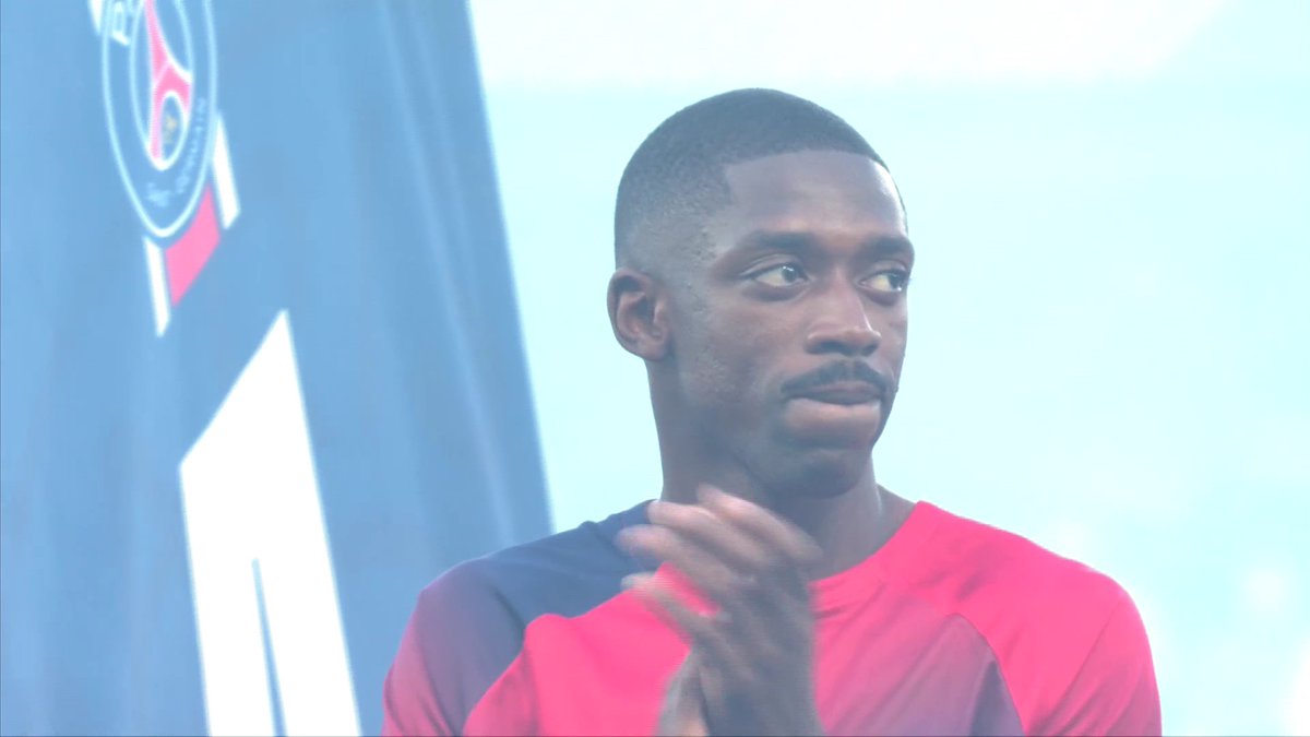 Ousmane Dembélé a le droit à une ovation du Parc des Princes pour sa présentation à ses nouveaux supporters. ❤️💙 🎥 CANAL+ Foot