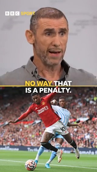 "Blatant dive from Rashford!" Martin Keown really wanted to get his point across about Manchester United's penalty 👀 #MUFC
