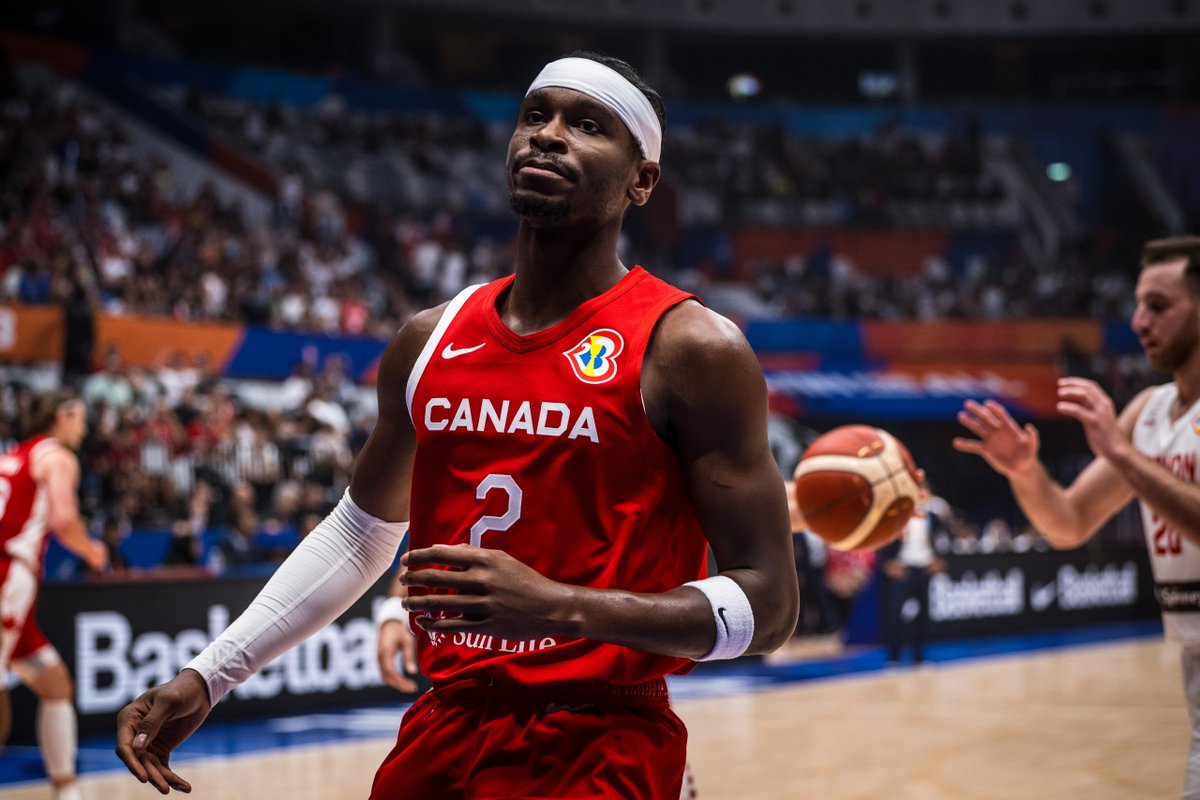 Shai might have the smoothest handles in the game. 😮‍💨 #FIBAWC x #WinForCanada 🇨🇦