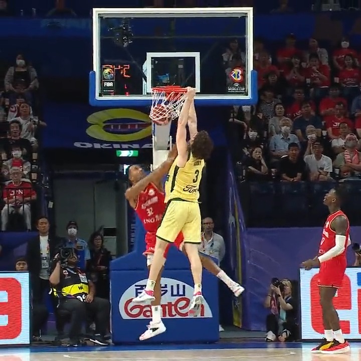 GIDDEY UP!!!! 🐎 🤠 #FIBAWC x #WinForAustralia