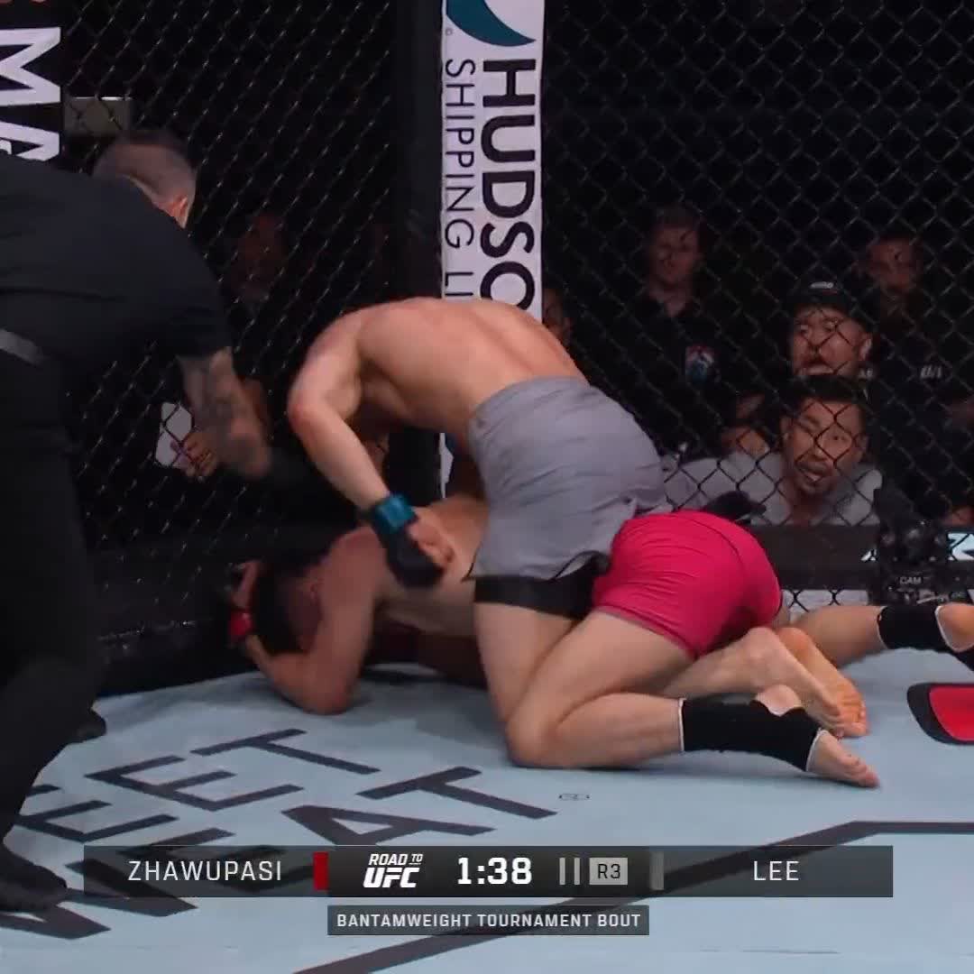 🇰🇷 ChangHo Lee turning the tables late in R3!!! 🔄🔄🔄 #RoadToUFC