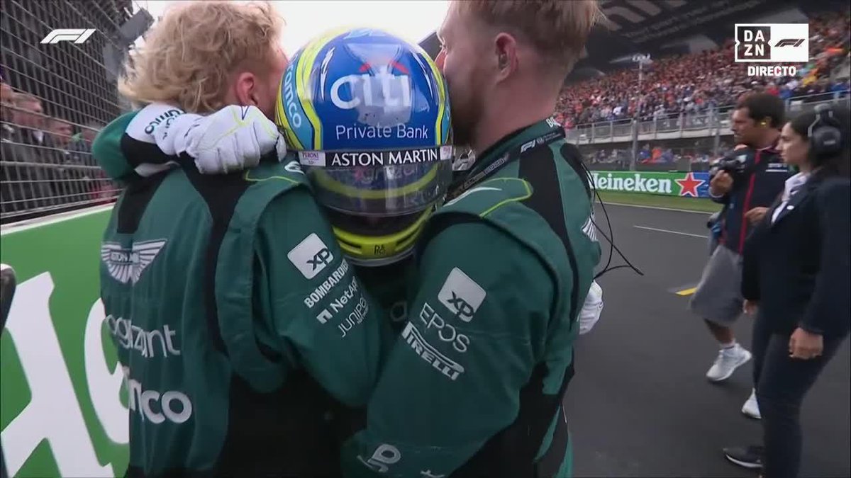 🥕 Fernando Alonso con nuestros chavales 🥕 Cómo le abrazan. Cómo le quieren. Es TREMENDO #DutchDAZNF1 🇳🇱