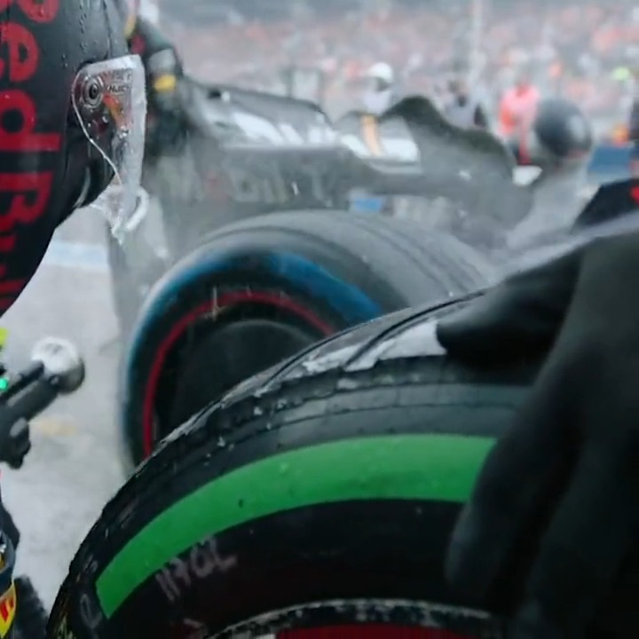 2.8 second pit stop in slowmo while raining is mesmerizing 🌧
