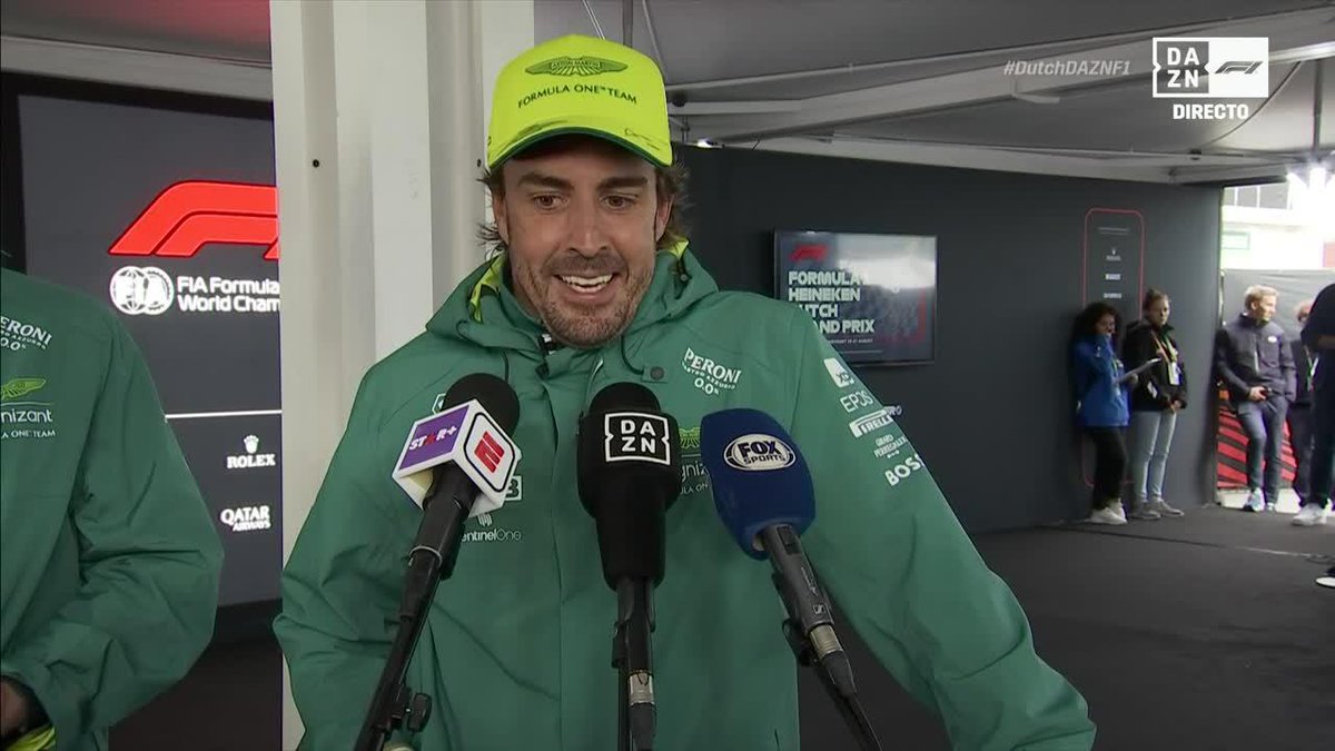 La sonrisa que le sale cuando reconoce que intentó atacar a Verstappen 😅 Como para que no le dijeran desde Aston Martin que hiciera lo que le diera la gana 😜 #DutchDAZNF1 🇳🇱