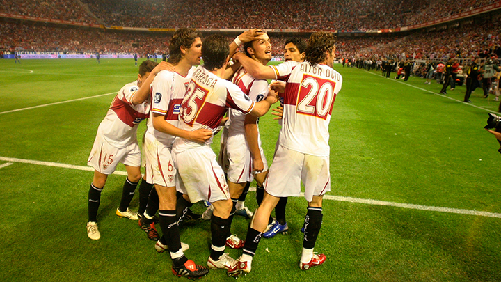𝐀𝐧𝐭𝐨𝐧𝐢𝐨 𝐏𝐮𝐞𝐫𝐭𝐚 16 años sin el eterno 16 del Sevilla.