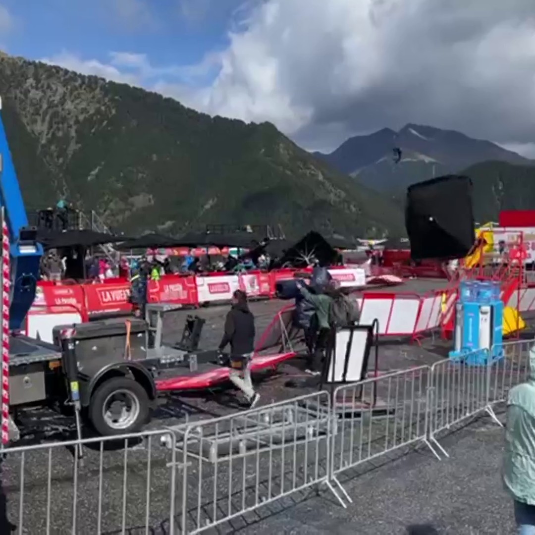 This #LaVuelta23 is cursed. 😂