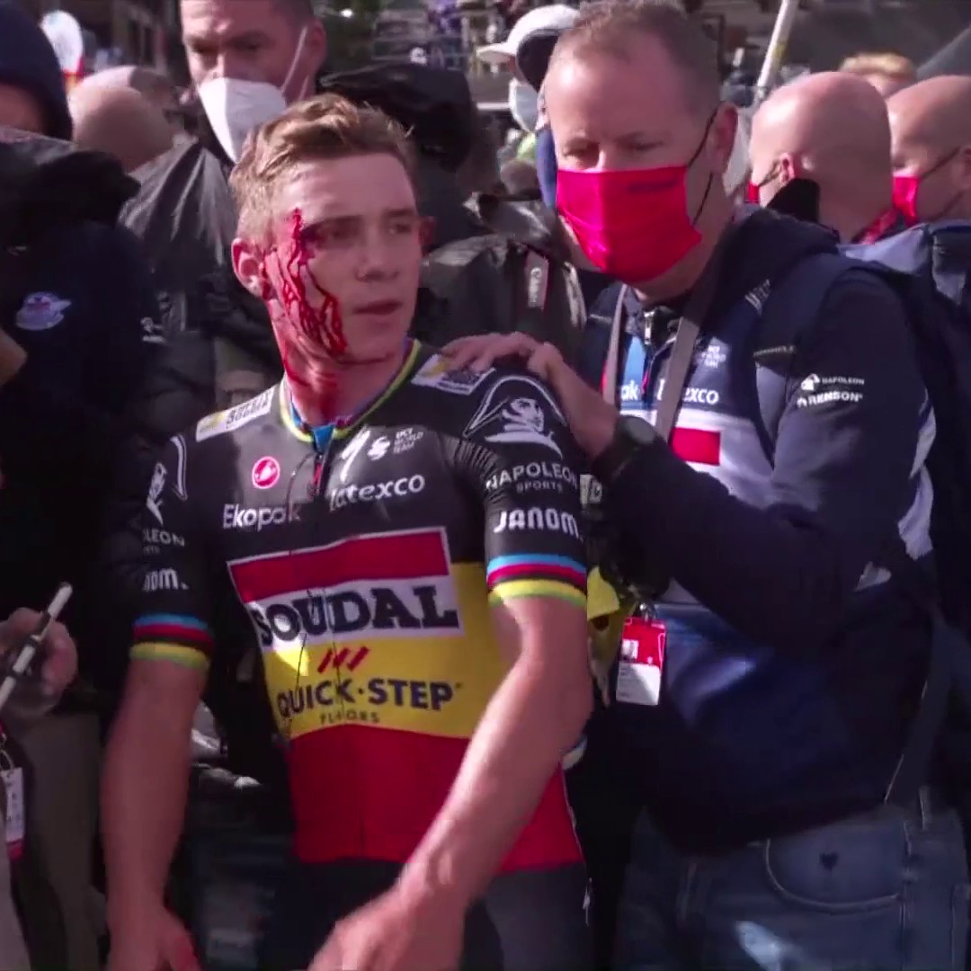 Could anything have been done to prevent Remco Evenepoel's crash after the line? 🤔 Orla Chennaoui | Adam Blythe | Daniel Lloyd | #LaVuelta23
