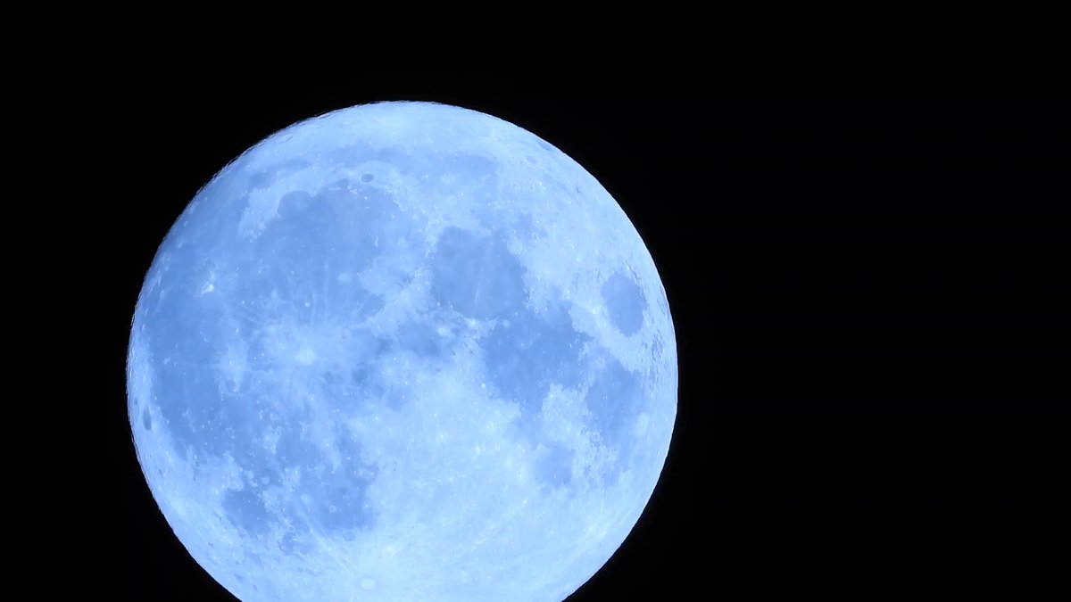 Look up on the night of August 30! We haven't seen a Full Moon like this one in over 27 years, and we won't see another one until the 22nd century. 🌕 #BlueMoon #Perigee