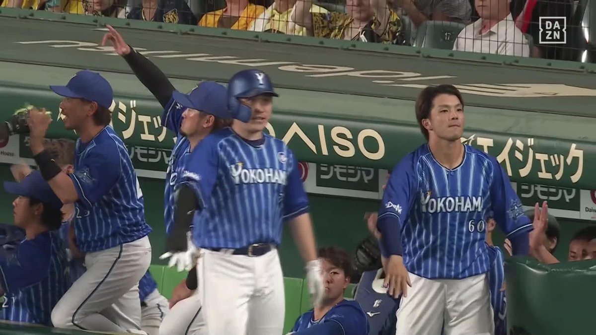 / 塁が進まないなら一振りで \ 好調・佐野恵太が1球で振り出しに戻した‼️ センターへ同点2ランホームラン🚀 ⚾プロ野球(2023/8/29) 🆚DeNA×阪神 📱Live on #DAZN #DAZNプロ野球
