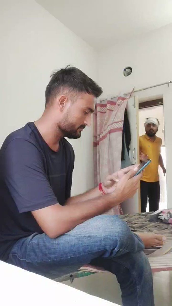 जिंदगी में हर प्रयोग करके देखना चाहिए ☺️✌️ राजस्थान के 1.60 लाख परिवारों में गुलाबी थैली नजर आ रही है, एक थैली भाई Mukesh karwa के भी हाथ लगी 🥳 बोला एक वीडियो बनाएंगे, फिर क्या था 🤏☺️ मुख्यमंत्री निशुल्क अन्नपूर्णा फूड पैकेट योजना #JanSammanJaiRajasthan