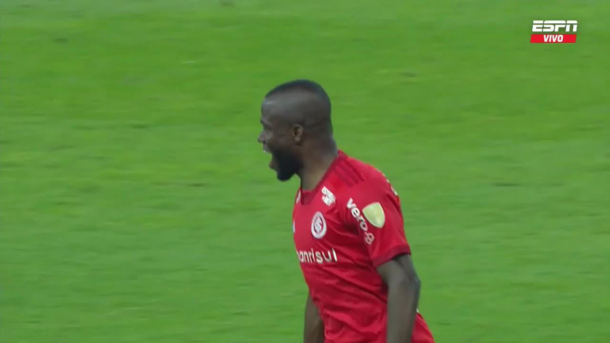 Enner Valencia 🇪🇨 debe tomar las llaves del estadio y cerrarlo él mismo. El ecuatoriano es uno de los mejores refuerzos de los 8vos de Libertadores en adelante.