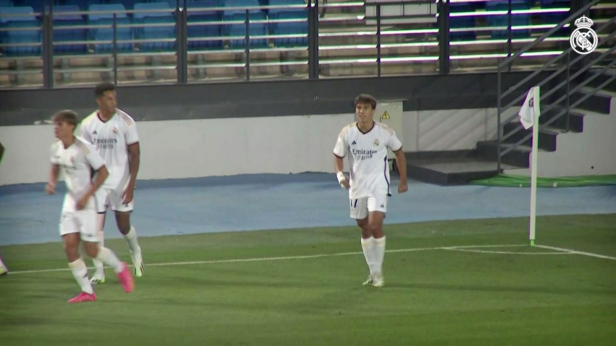 ⚽👊 ¡@garciia8g sigue viendo puerta! #RMCastilla | #LaFábrica