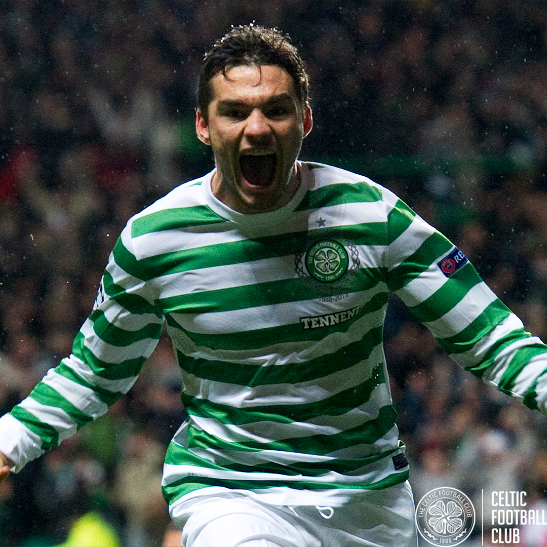 💬 "It's a chance for Tony Watt, can he be the hero?" HE'S SCOOOOOOOOORED!!!!!! ⚽️ UEFA Champions League | #UCL | #COYBIG🍀
