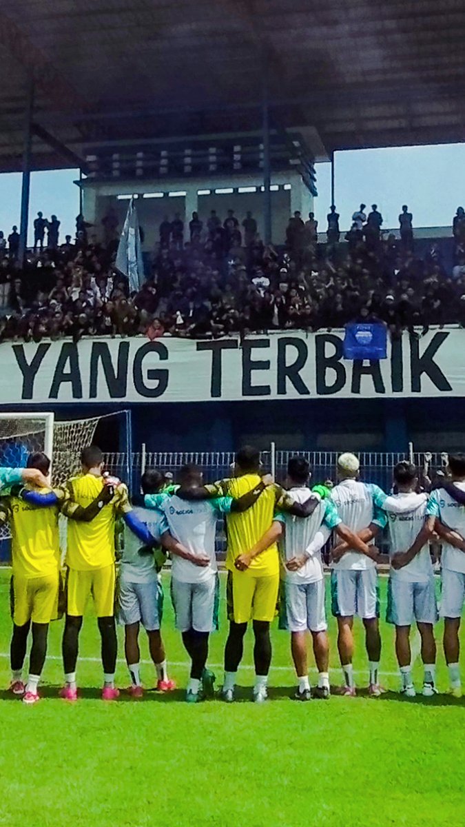 Tambahan semangat lebih untuk #PERSIB menjelang laga melawan Persija. 🔥