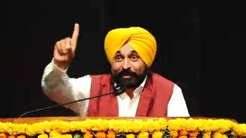 ਅੱਜ ਦਾ ਦਿਨ ਖਾਸ ਇਸ ਕਰਕੇ 5714 ਭੈਣਾਂ ਨੂੰ ਨਿਯੁਕਤੀ ਪੱਤਰ ਦੇਕੇ ਪੰਜਾਬ ਸਰਕਾਰ ਦੇ ਪਰਿਵਾਰ ਦਾ ਹਿੱਸਾ ਬਣਾ ਰਹੇ ਹਾਂ…ਜਿਵੇਂ ਆਰਮੀ ਆਪਣੇ ਫੌਜੀ ਦਾ ਖਿਆਲ ਰੱਖਦੀ ਹੈ ਓਵੇਂ ਹੀ ਸਰਕਾਰ ਦੇ ਹਰ ਜੀਅ ਦਾ ਖਿਆਲ ਰੱਖਣਾ ਸਾਡਾ ਫ਼ਰਜ਼ ਹੈ..
