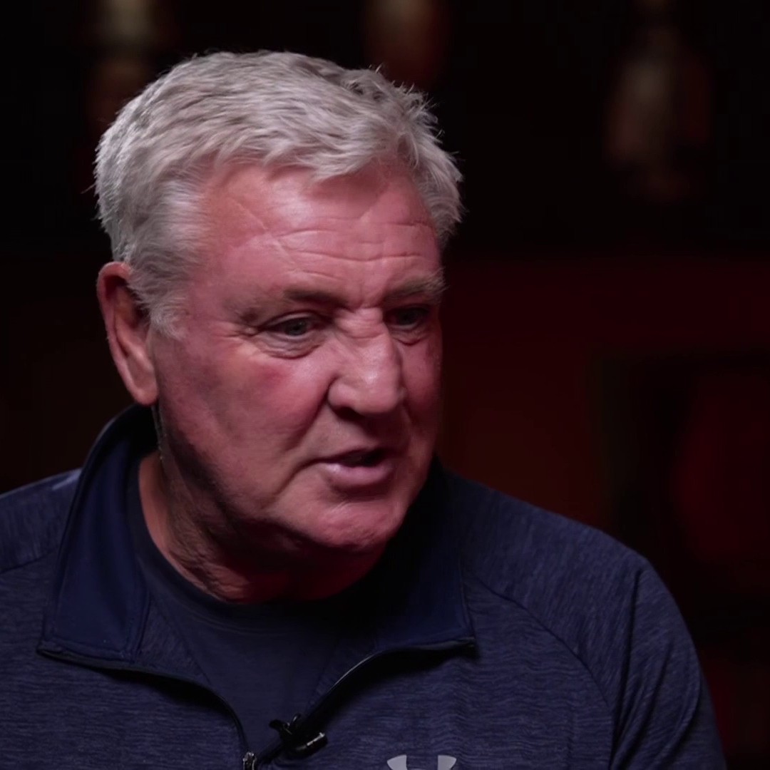 🗣 "There's only so many holidays you can go on!" 🏖 Steve Bruce tells Sky Sports he is looking to get 'back involved' with football in some capacity and is 'raring to go' 👔