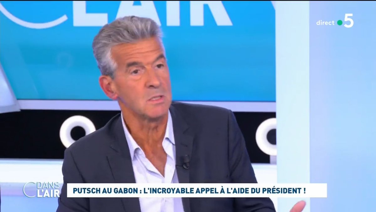 "Cette vidéo est l'une des plus pathétiques qu'il m'ait été donné de voir ! C'est stupeur et tremblements. Et puis, il demande de "faire du bruit",mais c'est ce qu'on dit sur une estrade de concert! D'ailleurs, il rêvait de devenir une star du funk lorsqu'il était jeune!"Hugeux Vincent