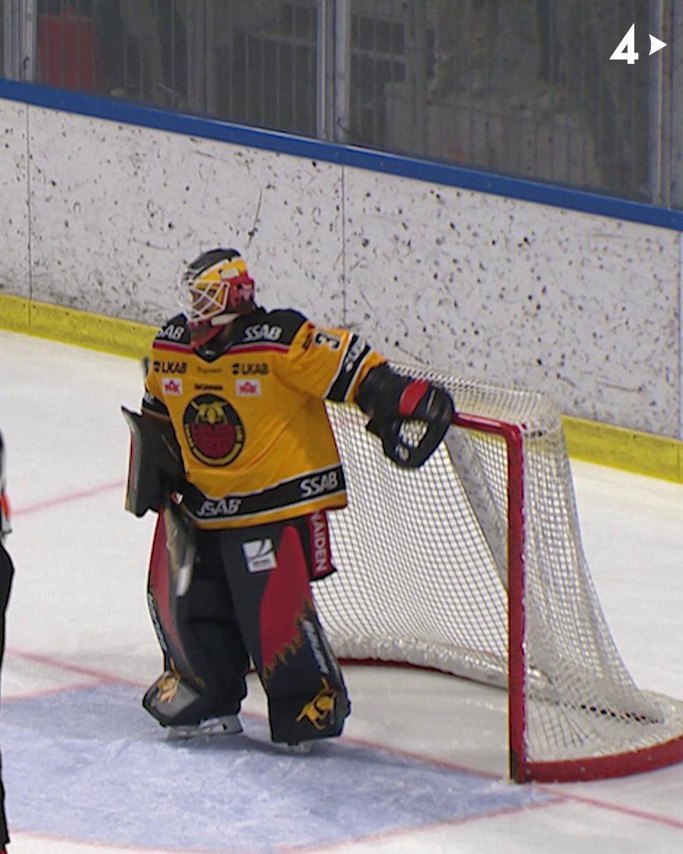 🚨 Sara Grahn hoppar in under Luleås försäsongsmatch mot Kärpät! Grahn kallades in efter flera sjukdomsfall bland herrarnas ordinarie målvakter
