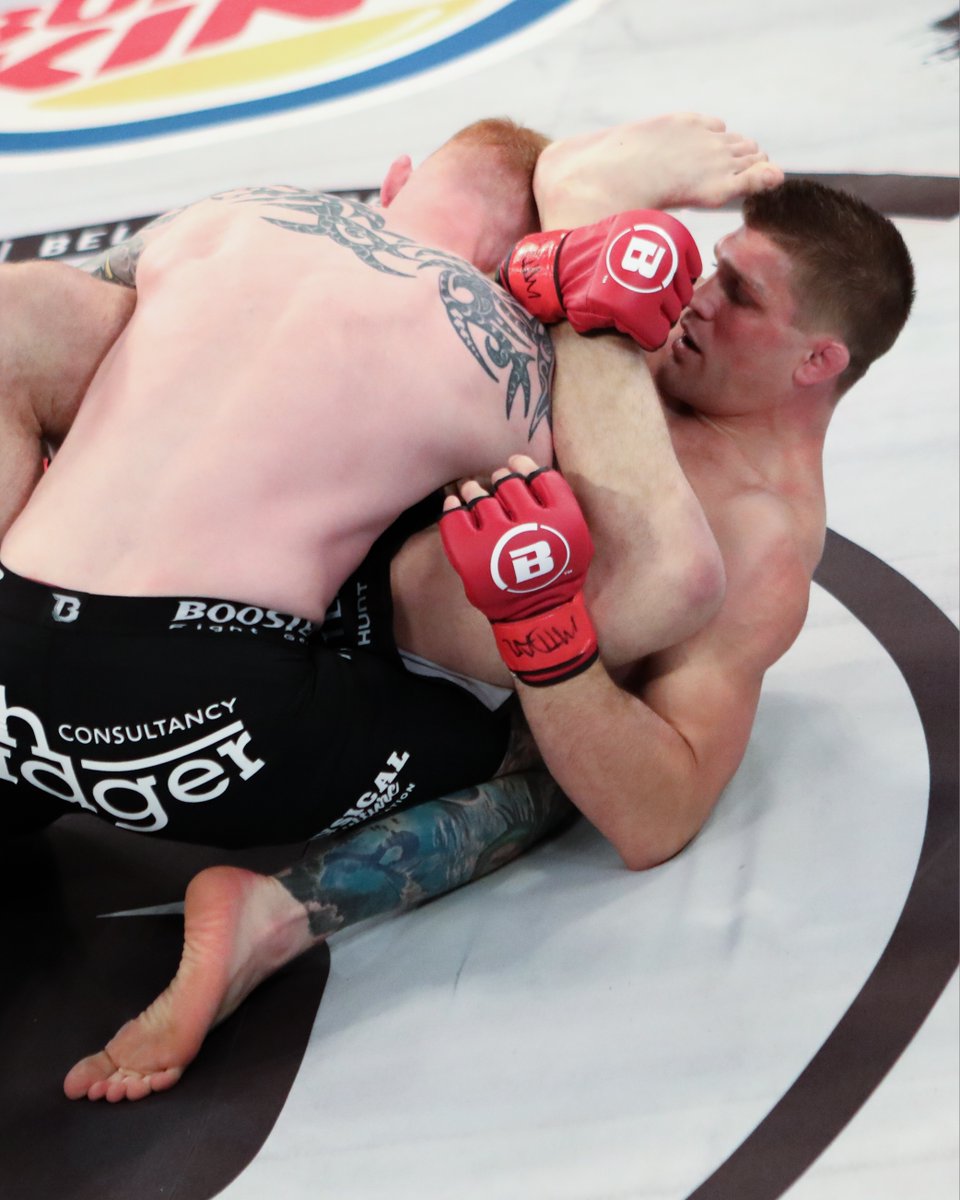 When Primus pulled off 𝙩𝙝𝙚 𝙂𝙊𝙂𝙊𝙋𝙇𝘼𝙏𝘼 🤯 Brent Primus eyes his former crown as he gears up to fight lightweight king Usman Nurmagomedov in the #BellatorLWGP THIS OCTOBER at the Pechanga Arena San Diego 🔥 🎟️ #Bellator300 tickets are LIVE on AXS now ▶️