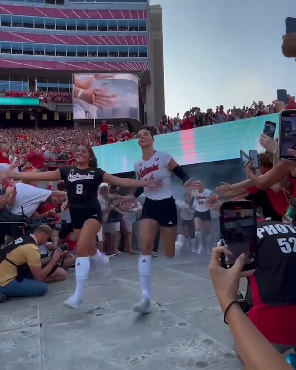 Absolute scenes 😍 Nebraska Volleyball