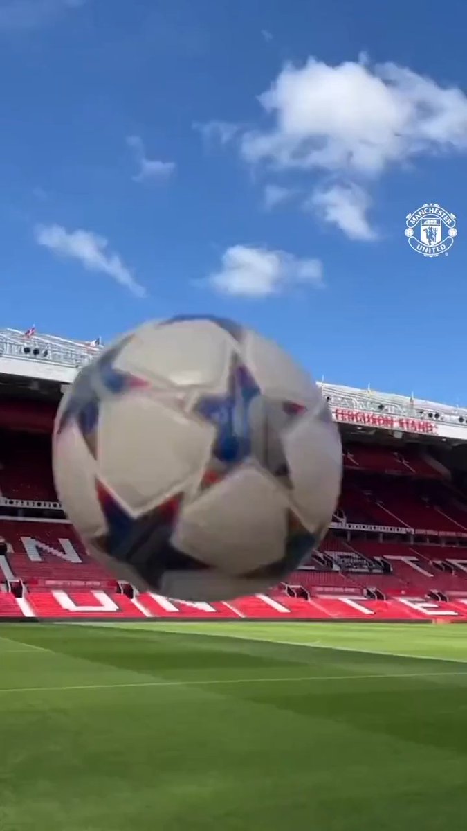 Nothing but net... 😅🔥 Ready for the #UCLdraw 💪 #MUFC || #UCL