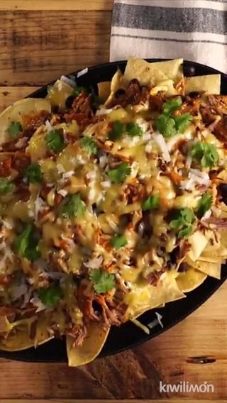 Ya sea en quesadillas, en pizza o con nachos, ¡estas opciones con birria te dejarán sin palabras! 🤤 #kiwilimon #recetas Recetas 👉