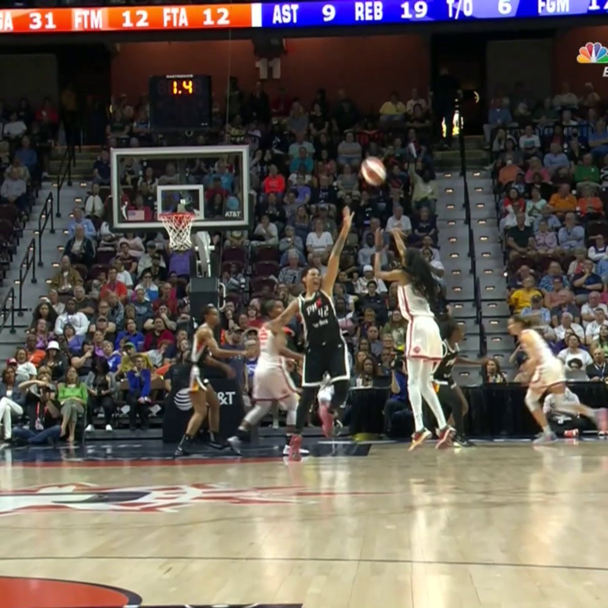 DeWanna Bonner hits from DEEP over Brittney Griner to beat the buzzer‼️