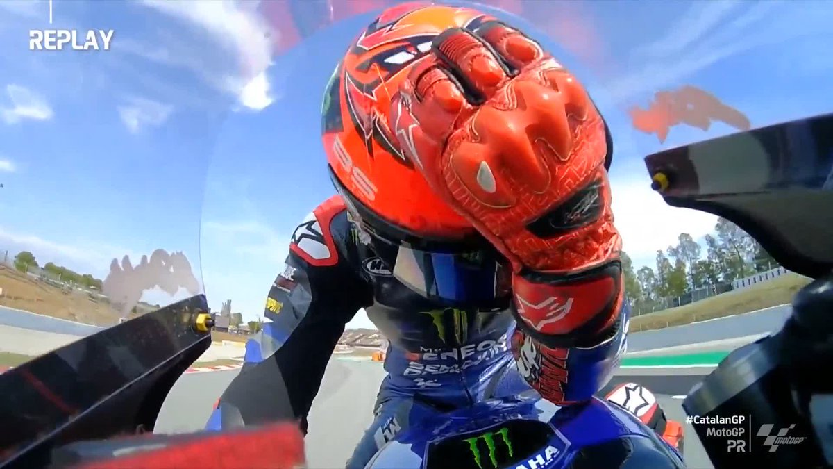 At a total loss for an explanation 😮 A frustrated Fabio Quartararo will have to head through Q1 tomorrow 🛑 #CatalanGP 🏁