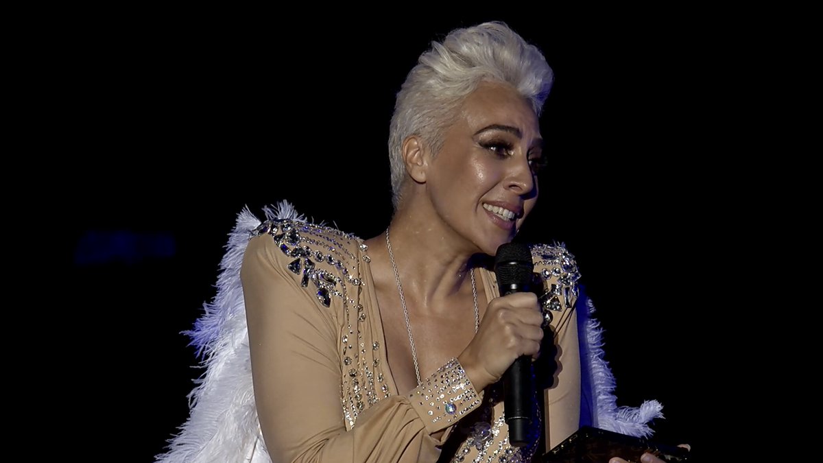 Nunca será mejor que aquella noche que estabas conmigo, amiga… 🙏 Pero me la pidieron a gritos y sé que me habrías dicho: “chiquilla, cántala un poquito, que esta gente se lo merece”… ❤️ Gracias por la noche de ayer!! Gracias @starliteocc por tanta magia. ✨😍 #MIMÉTIKATOUR
