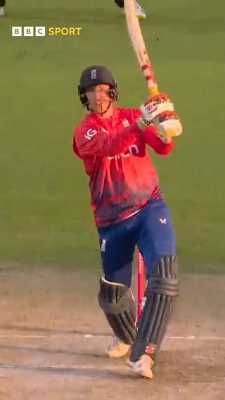 What a way to get to your 50. Harry Brook looks like he's got a point to prove.. 👀 #BBCCricket #ENGvNZ