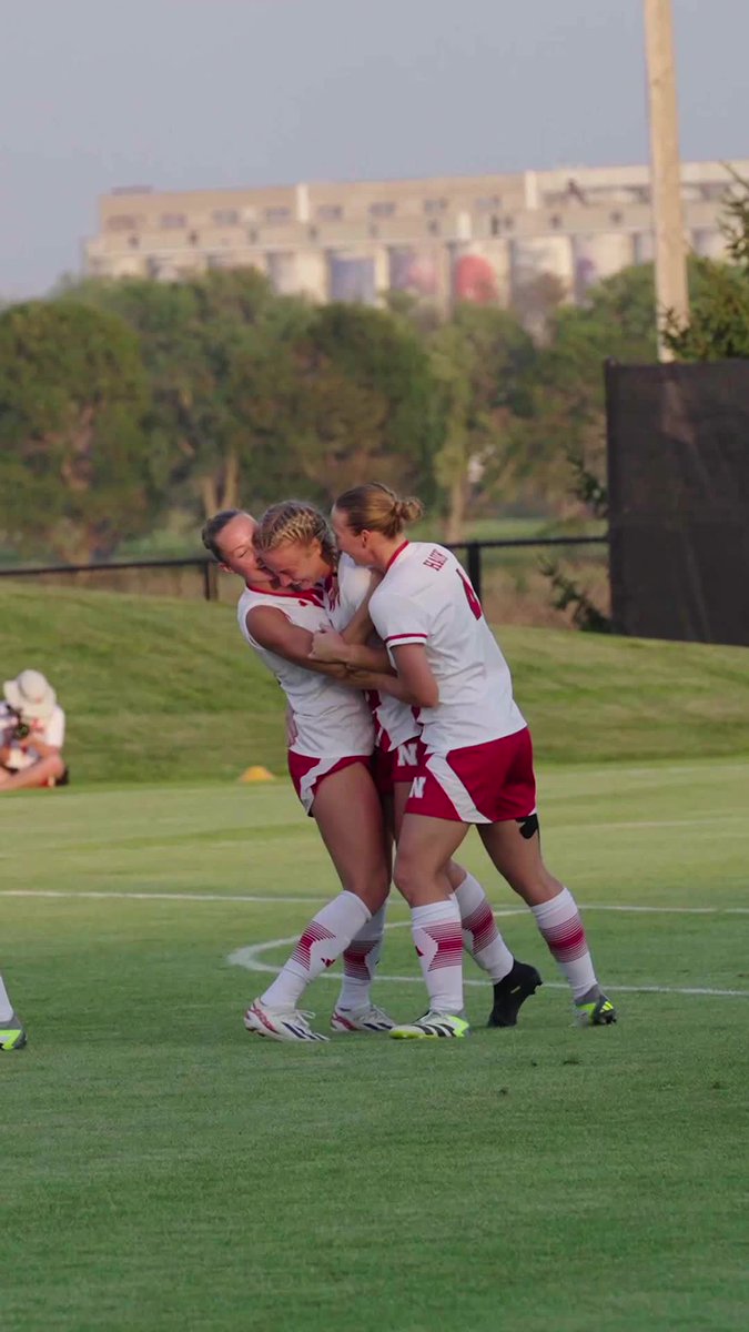 Count 'em up - That was five goals on the night when Nebraska Soccer shut out Missouri, 5-0! 🤌