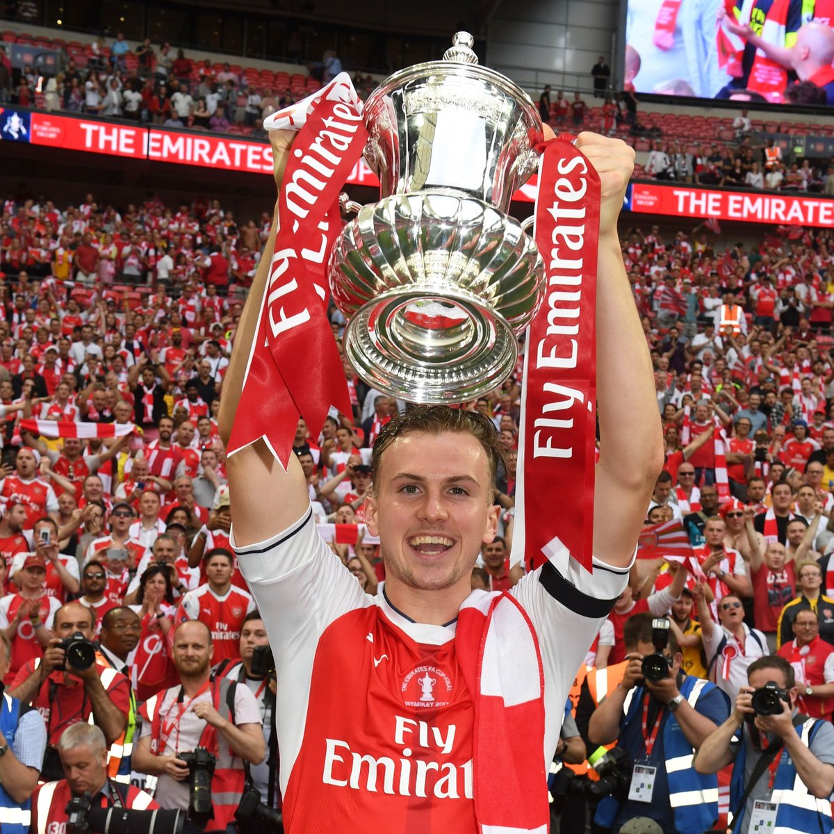 🎶 Rob Holding, you know 🎶