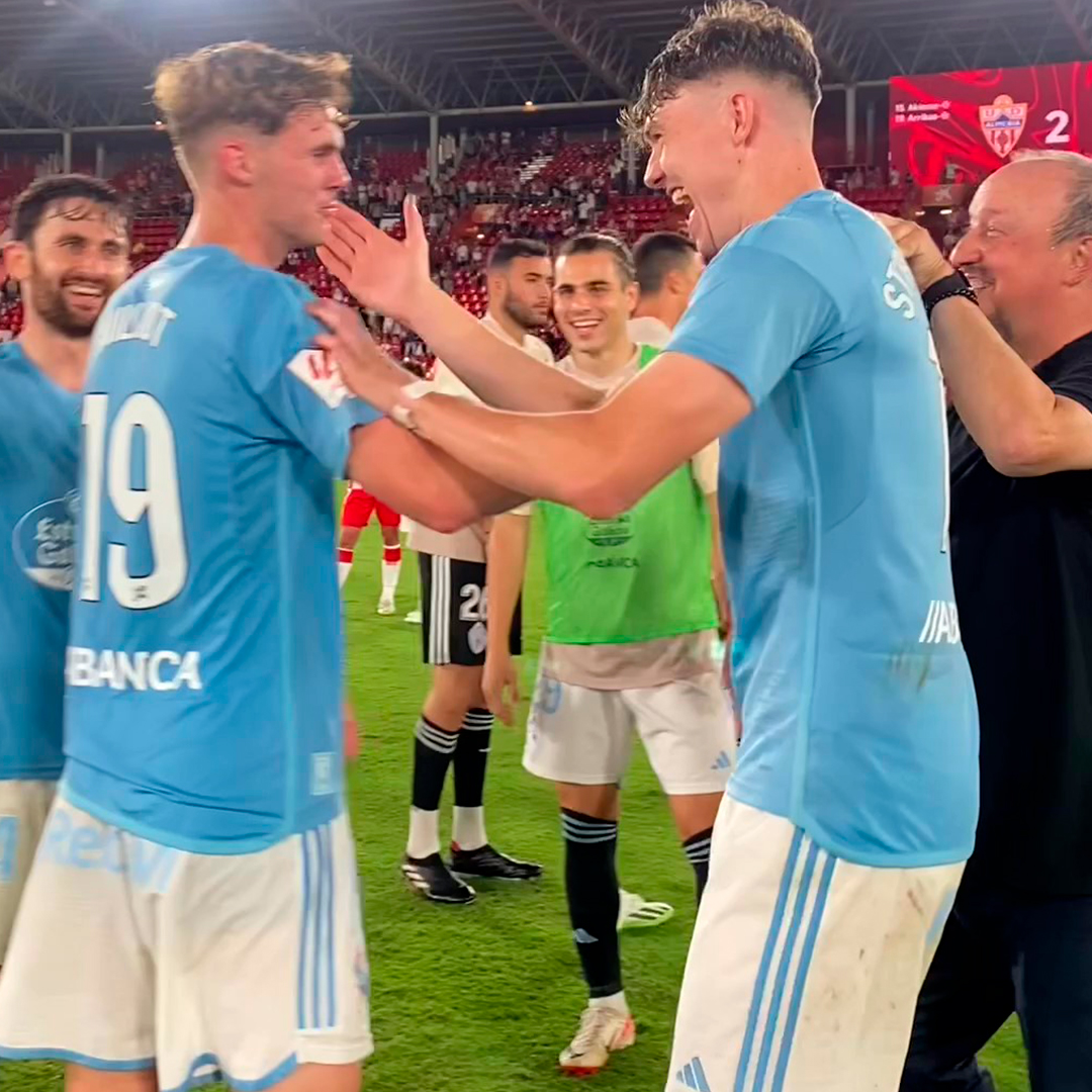 La 𝗙𝗘𝗟𝗜𝗖𝗜𝗗𝗔𝗗 de todo el equipo con Williot 😍
