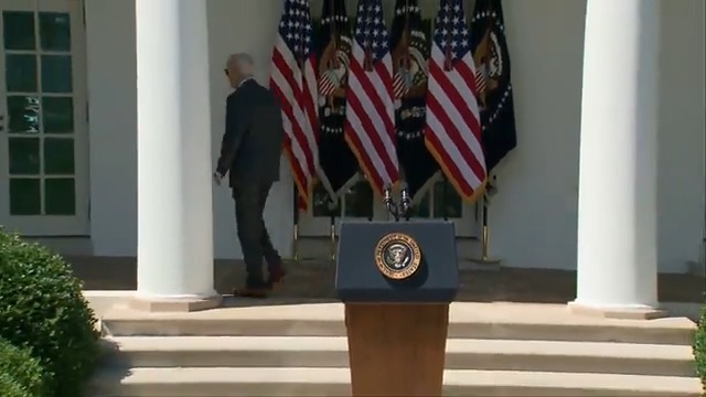 The frightening reality of American strength in one 25 second video. We are in deep Sheeeeeet.