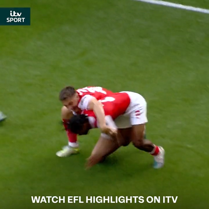 Rotherham’s Dexter Lembikisa scored an absolute beauty against Norwich ☄️ #RUFC