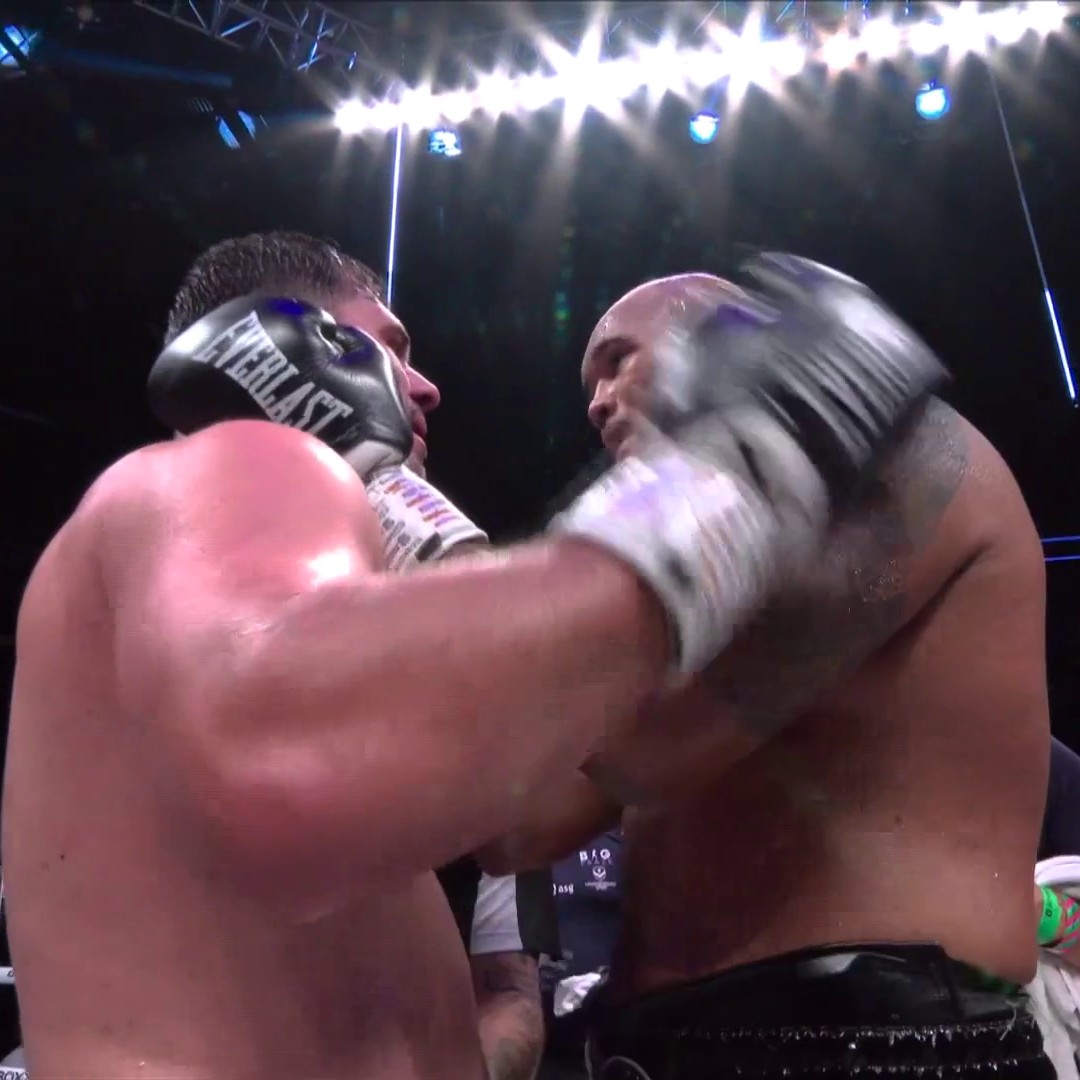 Frazer Clarke and David Allen have words post-fight 😡👀