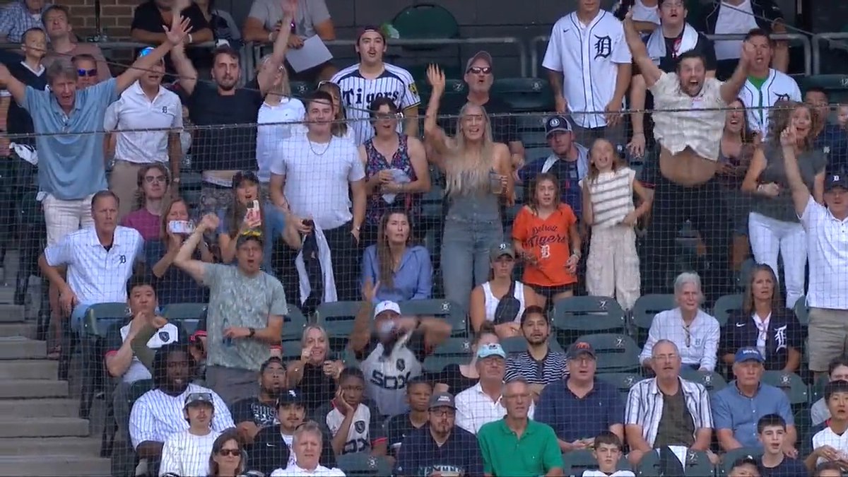 The Lipcius family's reaction to Andre's first homer: PRICELESS