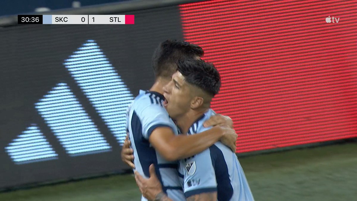Thommy's scoop ⤴️ Daniel's cross ➡️ Alan's finish 💥 Watch #SKCvSTL live on Apple TV 👉 1-1 #SportingKC