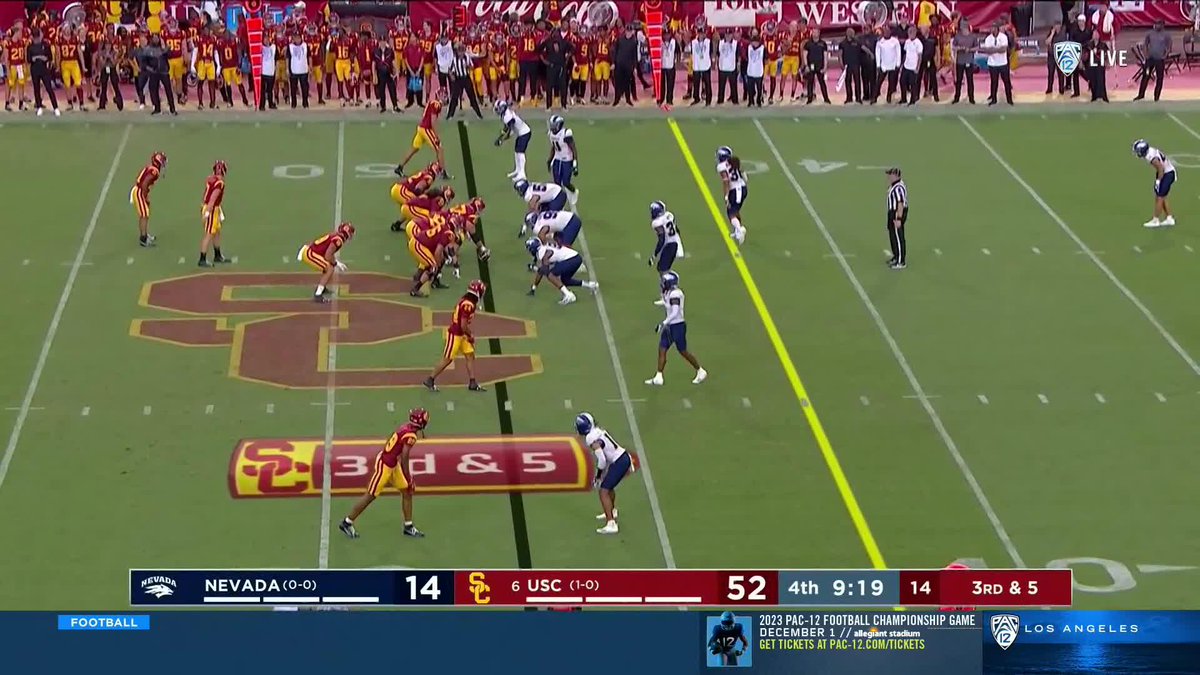 What a run by the rook 💨✌️ 📺: Pac-12 Network 📱: