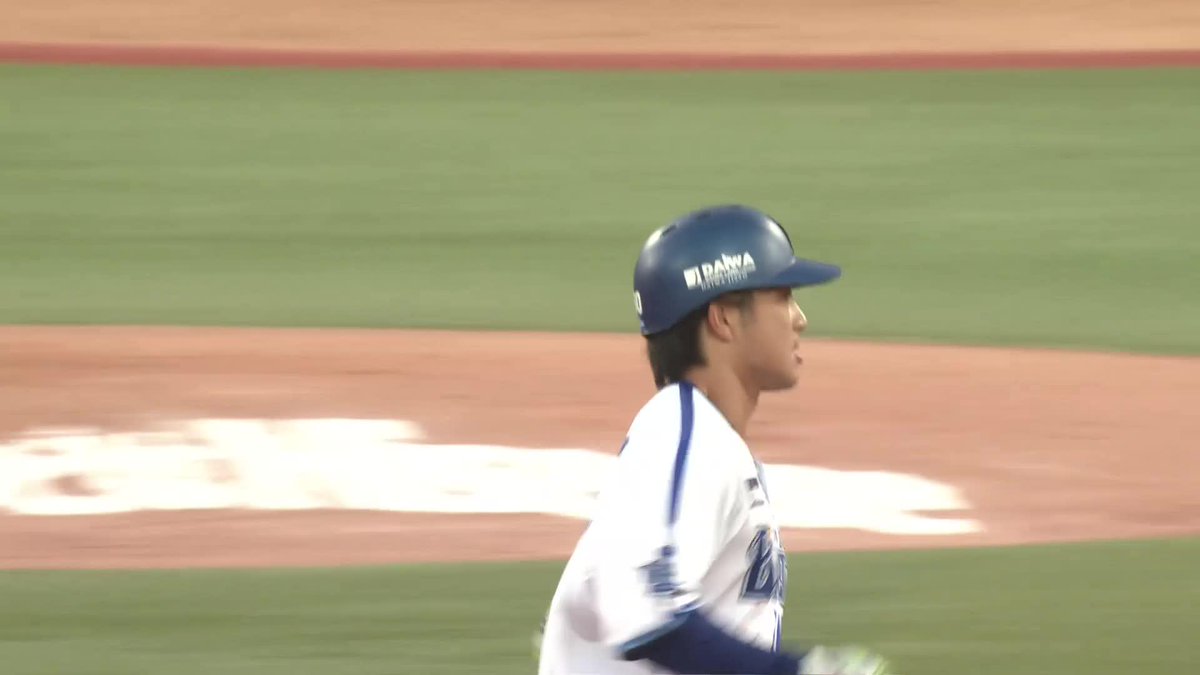 内角の球を上手くさばき!!!!! 代打 #知野直人 選手の逆転満塁ホームラン👏👏👏 2回裏 DB 5 - 4 G #baystars