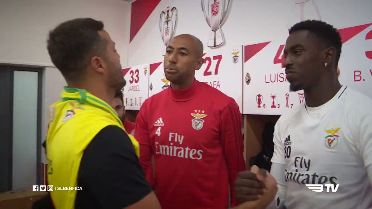 Júlio César completa hoje 44 anos 🥳 Viria para Portugal relançar a sua carreira após ficar marcado pelos 7-1 da Alemanha em casa do Brasil. Conquistaria 3 Ligas, 1 Taça 🇵🇹, 1 Supertaça e 1 Taça da Liga. Recorda a emocionante despedida do Benfica 😢