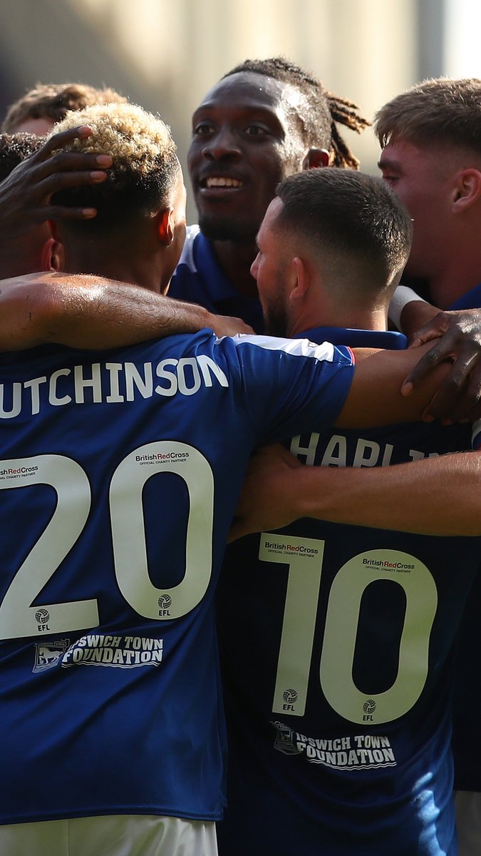 Broady's reaction to the third. 💪💙 #itfc